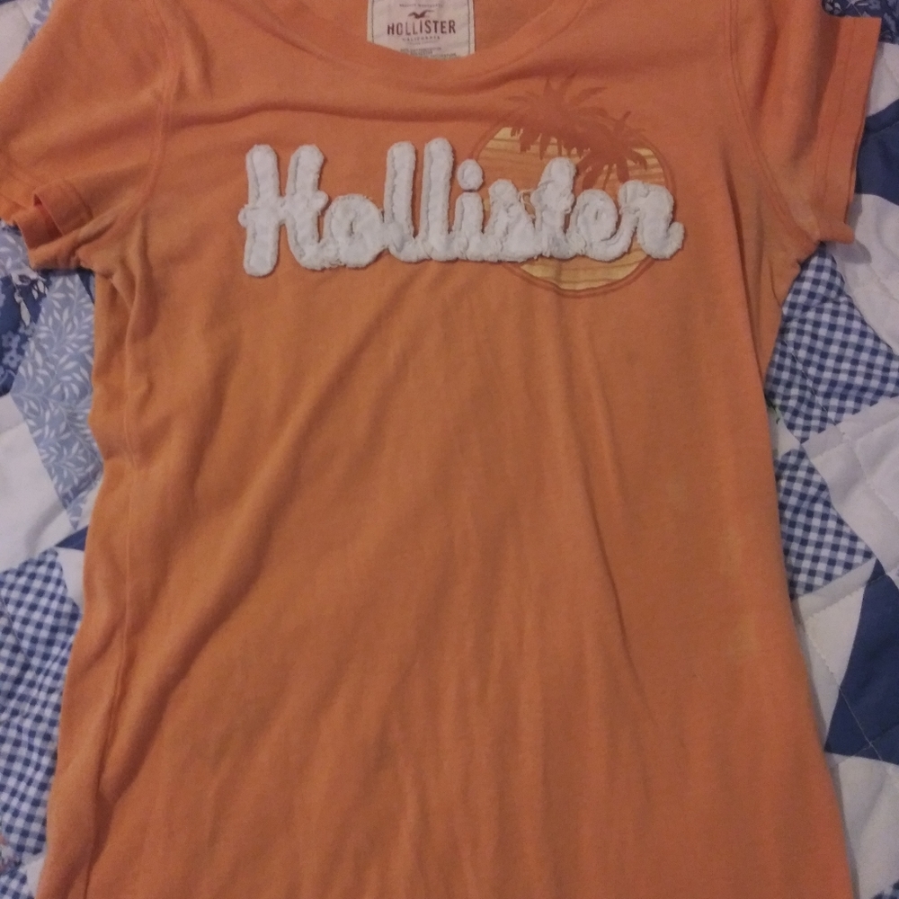 Orange hollister t-shirt